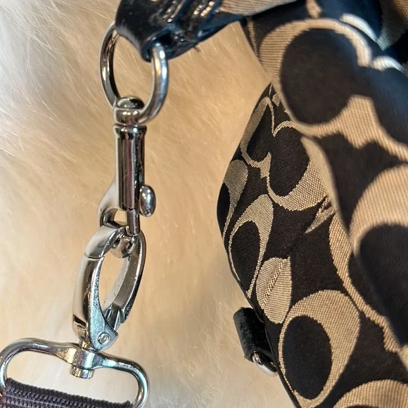 Coach Signature Crossbody with pleather handles. - Picture 4 of 9